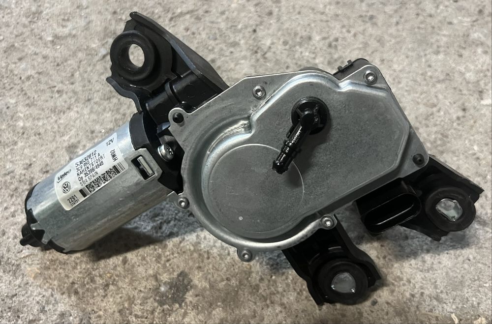 Моторче задна чистачка 3C9 955 711 A VW PASSAT B6 / B7