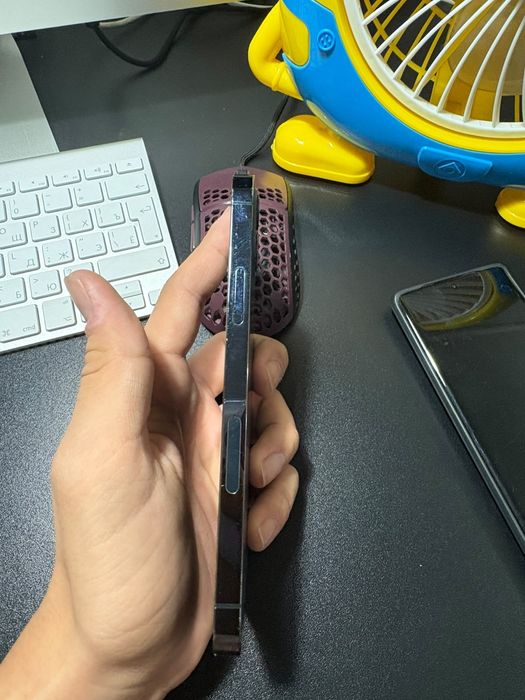 iPhone 12 pro заблокированный