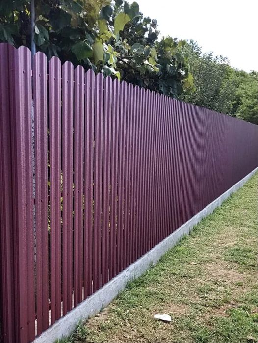 Garduri si porti din sipca metalica, panouri stil jaluzele, tabla cutata, plasa bordurata, fier forjat, BCA si beton si alte modele disponibile