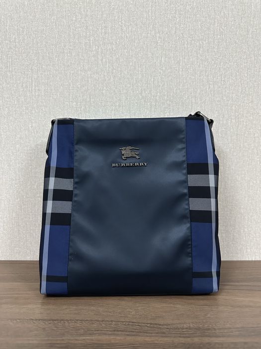 Продается барсетка Burberry