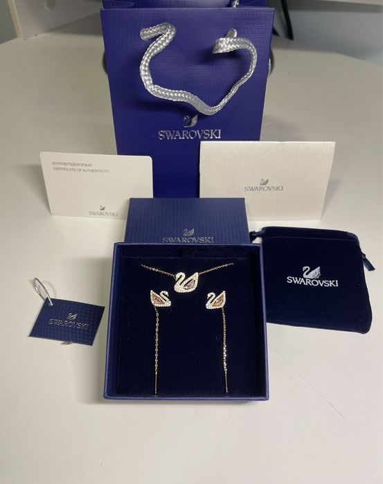 Комплект обеци и колие на Сваровски / Swarovski
