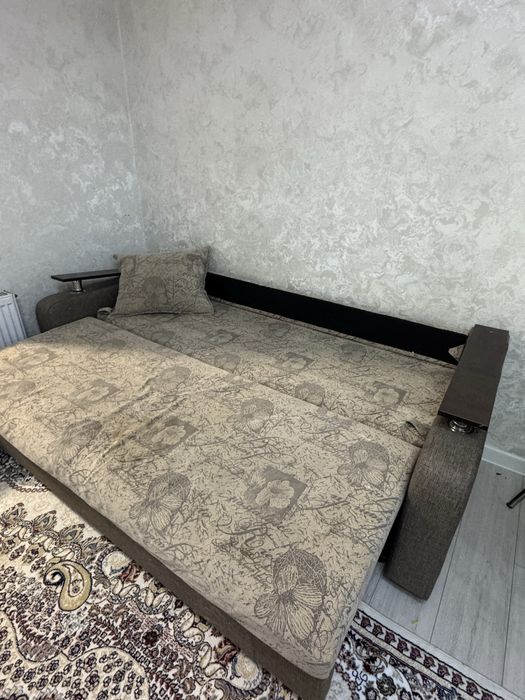 Диван б/у после химчистки 20тыс