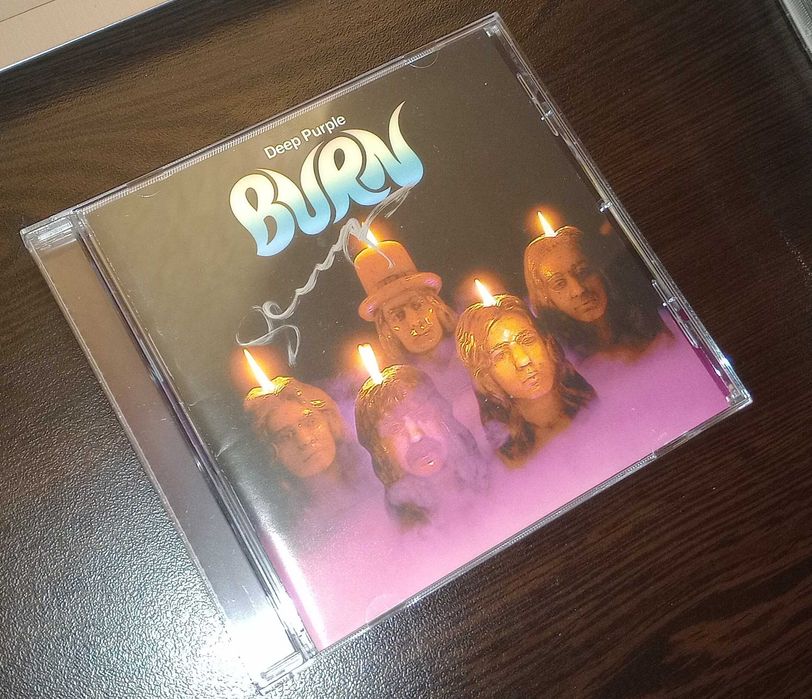 Оригинални CD албуми с автографи Дийп Пърпъл / Deep Purple
