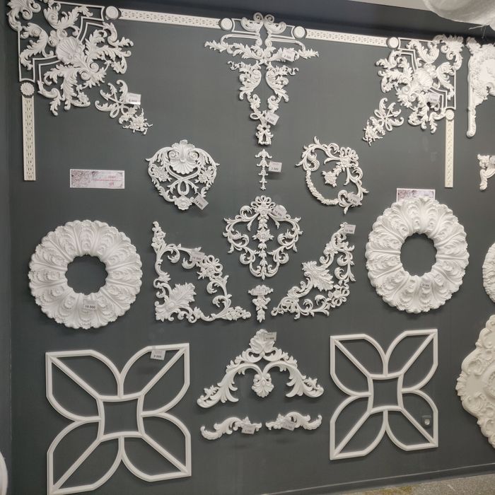 Колонна декоративная, лепнина