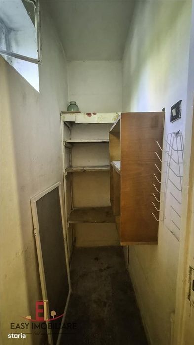 Apartament 2 camere, etaj 1, pe Bld. 1848 , decomandat, cu lift.