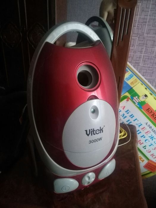 Продам пылесос Vitek