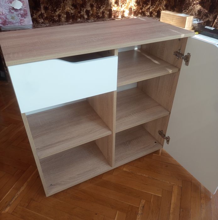 Скрин Шкаф за дома