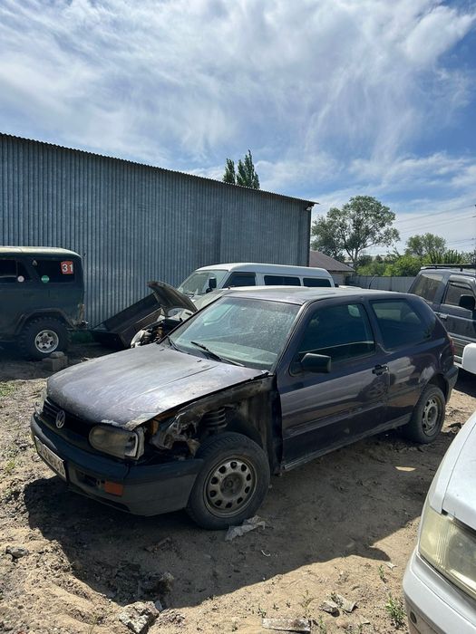 Volkswagen golf 1992г.в. 1.8 3 дверный