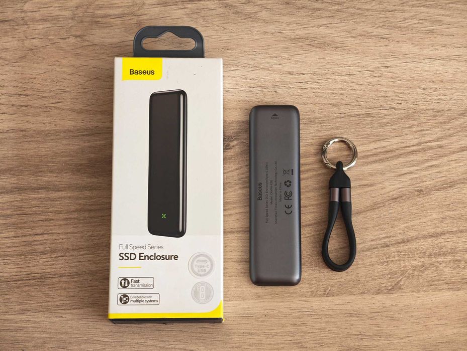 Външен дискът SSD WD Blue 2TB 3D NAND в корпуса Baseus Mirror USB-C