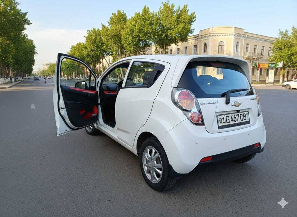 Спарк 1.2л. 3 позиция 2011 года в добрые руки, ездили аккуратно