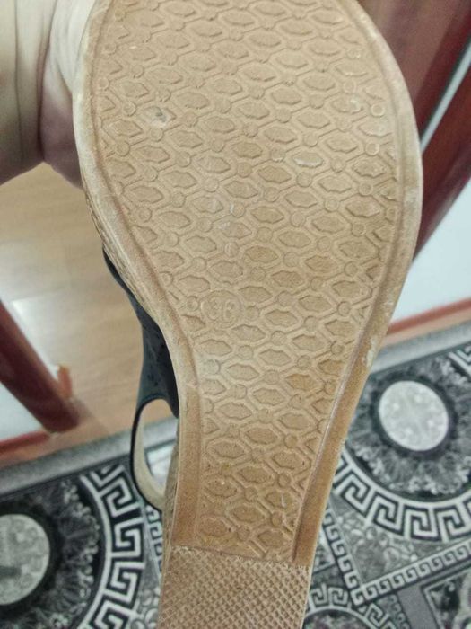 Босоножка женская