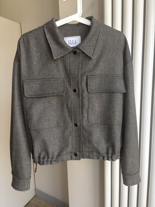 Продам костюм женский