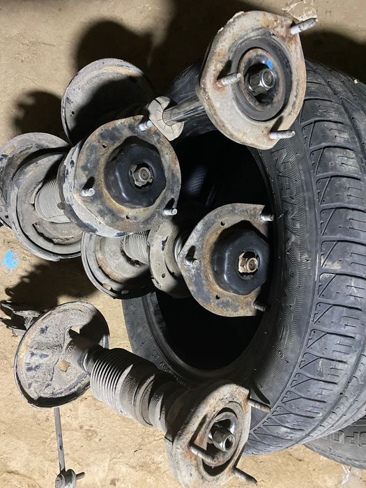 Пружины и стойки