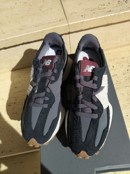 New Balance 327 sneakers culoare negru cu logo alb mărimea 39.5 noi originali
