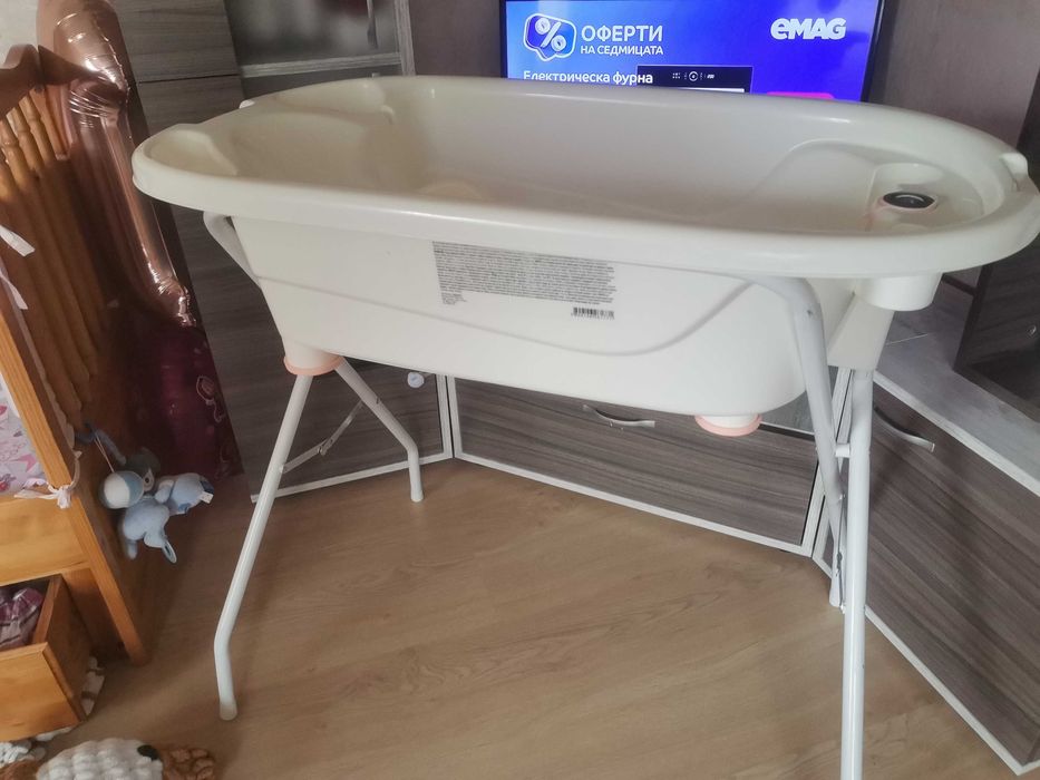 Продавам - CANGAROO Комплект вана със стойка и термометър розова.