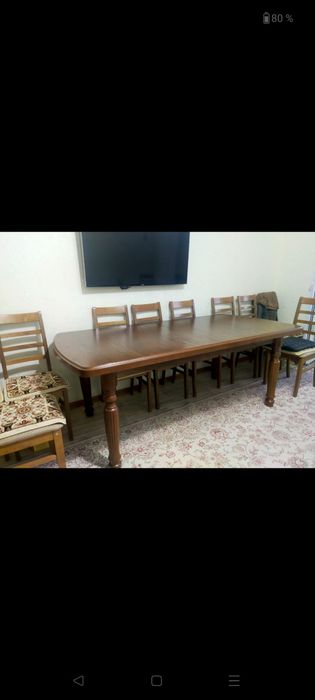 Продается стол в гостиную