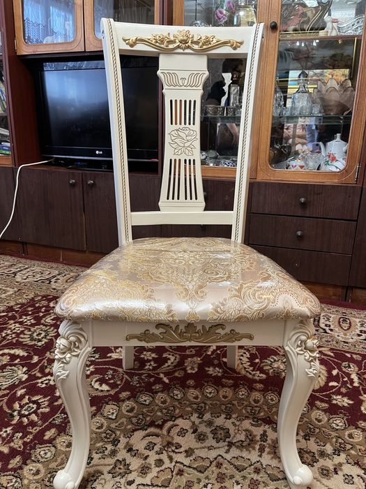 Продам стол и стулья