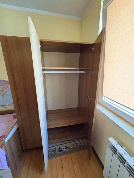 Двойно детско легло, с шкафове и гардероб