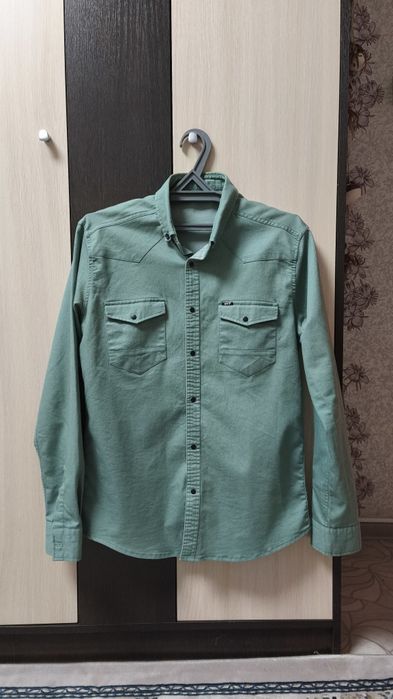 Рубашка мужская L