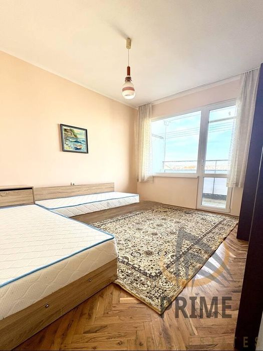 Дава се под наем Тристаен апартамент в Бургас, Братя Миладинови - 110 кв.м за 561 € - Снимка #12