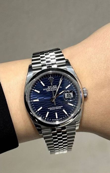 Наручные часы в ассортименте