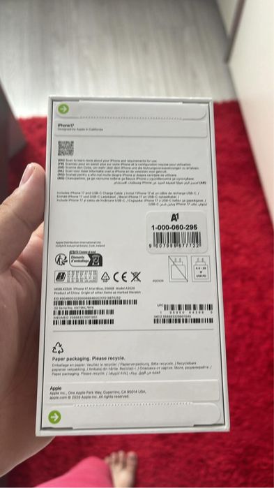 Vand iphone 17 normal 256 gb nou