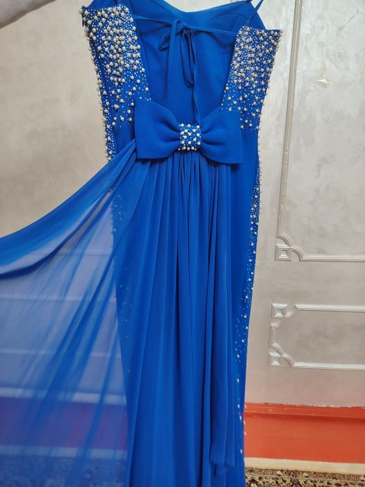 Вечерный көйлек сатылады