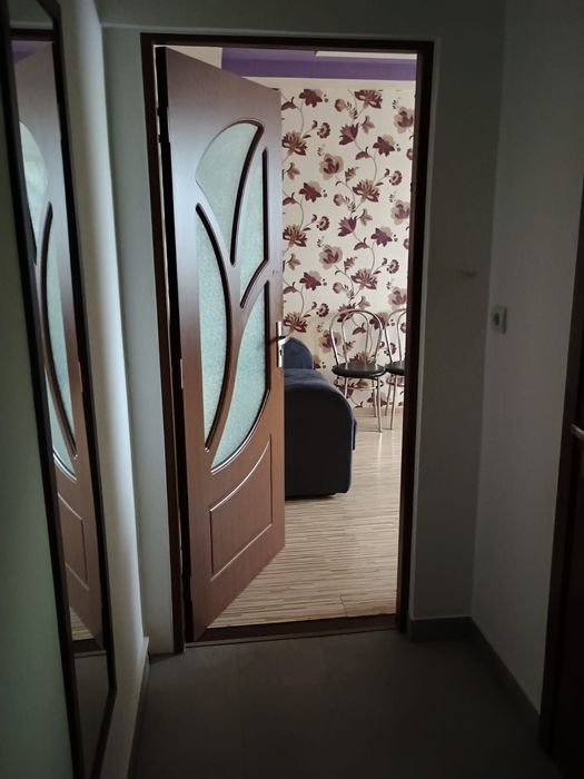 Inchiriez apartament Valea Rosie
