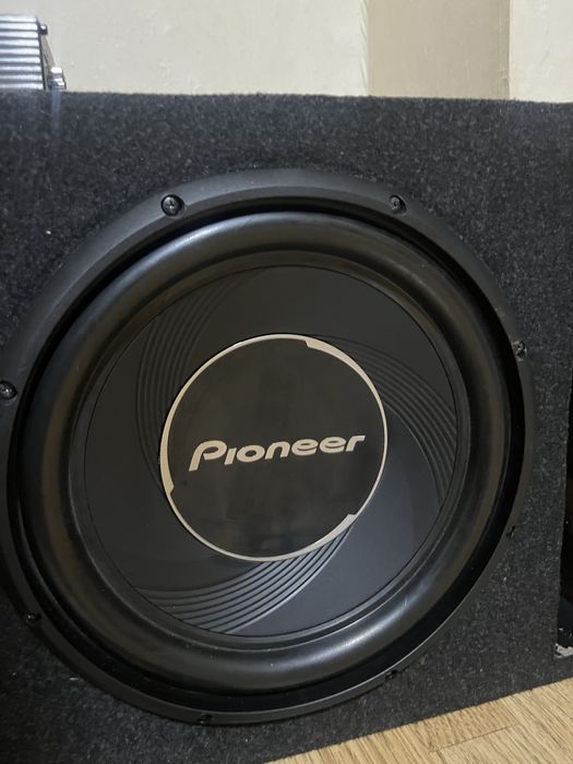 Бас каса с усилвател