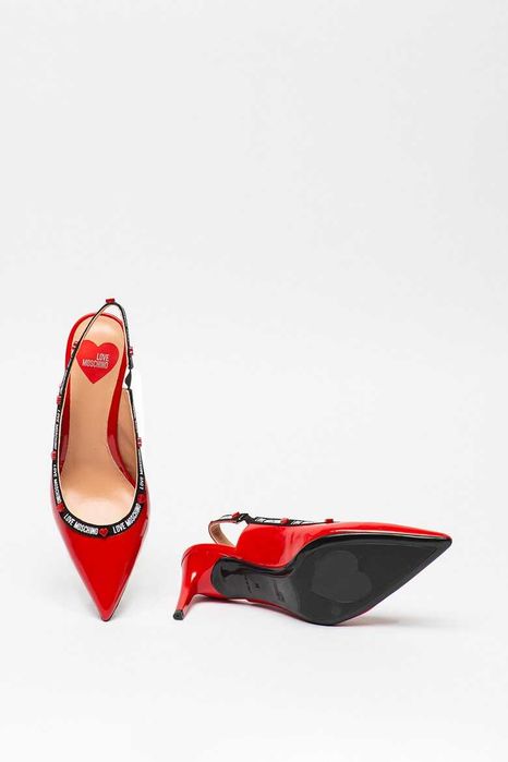 Love Moschino обувки