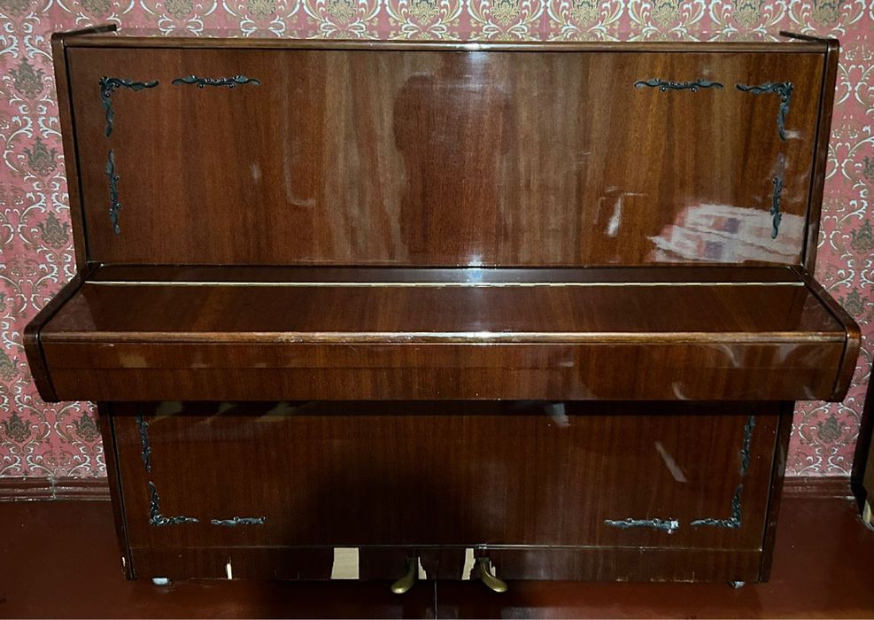 продам пианино 100к