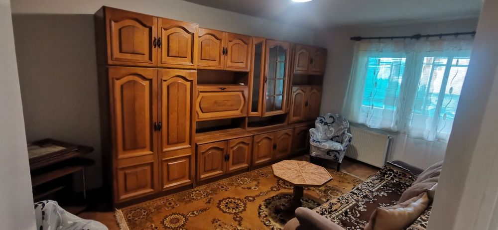 De închiriat apartament cu 4 camere, pentru studenți