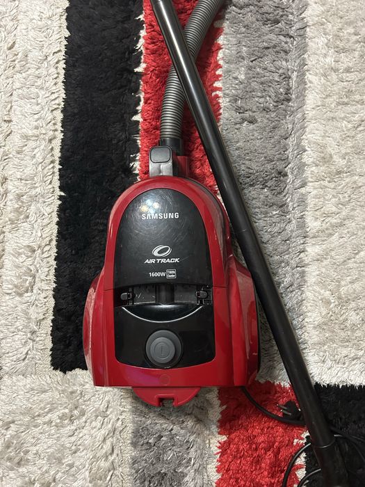 Продам рабочий пылесос samsung