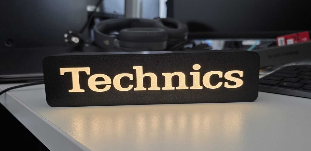 Sigla Technics luminata (Pioneer, Sony, Panasonic, Marantz, etc)