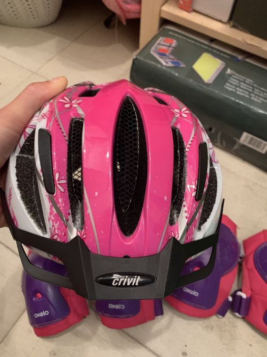 Каска Crivit и протектори Oxelo