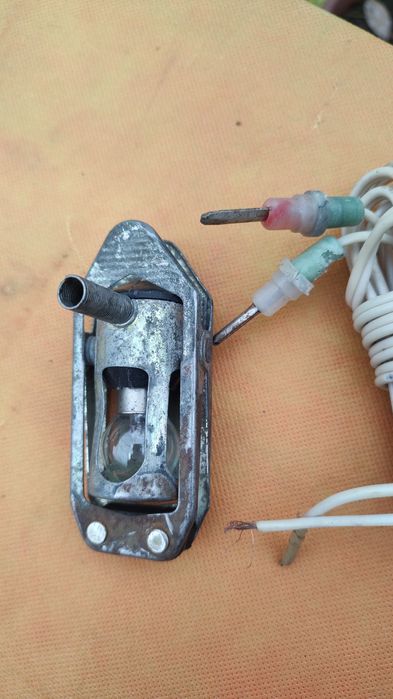 Lampa auto tip clemă de parcare 12 V   epocă