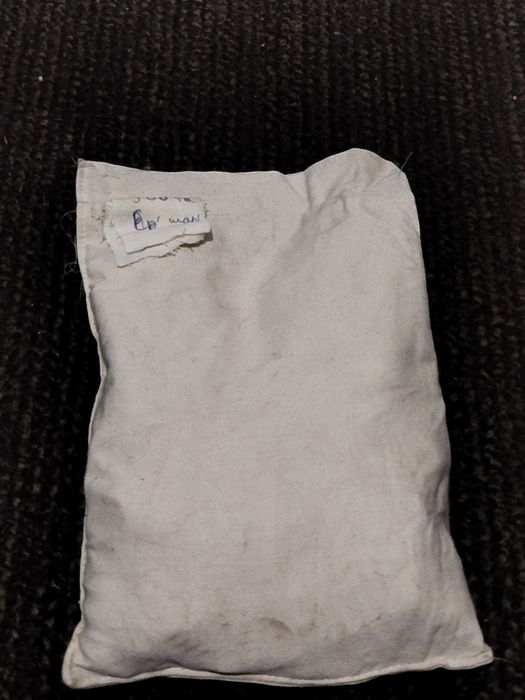 Тангалар қопда сотилади