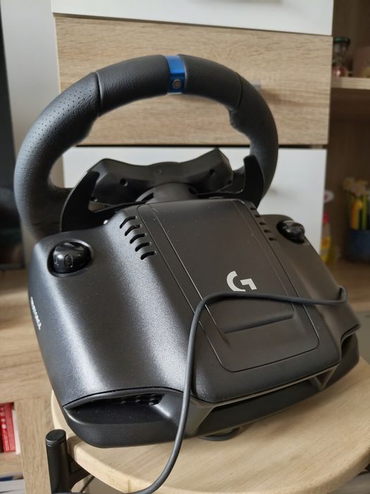 Set Volan Logitech G923 Trueforce + Schimbător viteze Logitech Driving Force