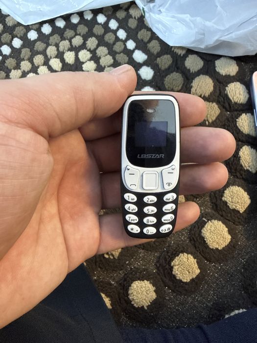 Маленький простой телефон