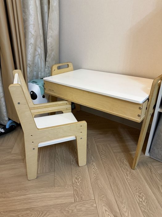 Продам детский стол и стульчик
