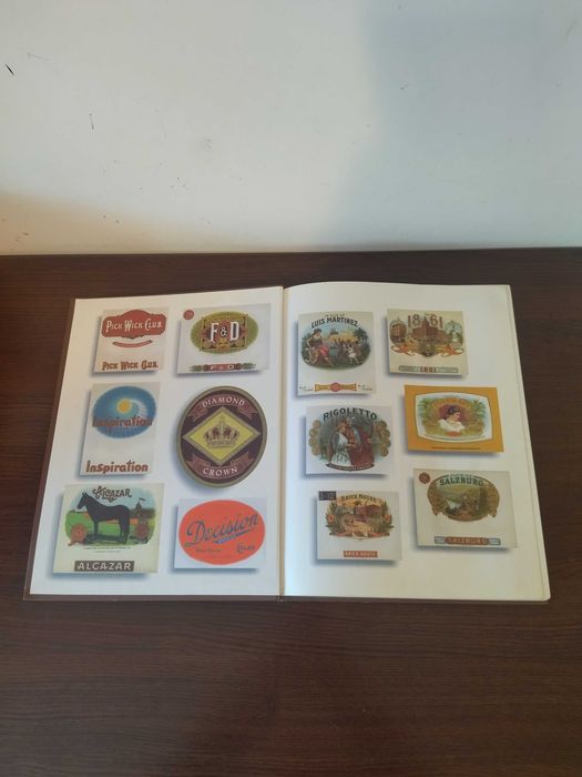 Продавам книга с автограф Cigar Family: A 100 Year Journey in the Cigar Industry (1999)