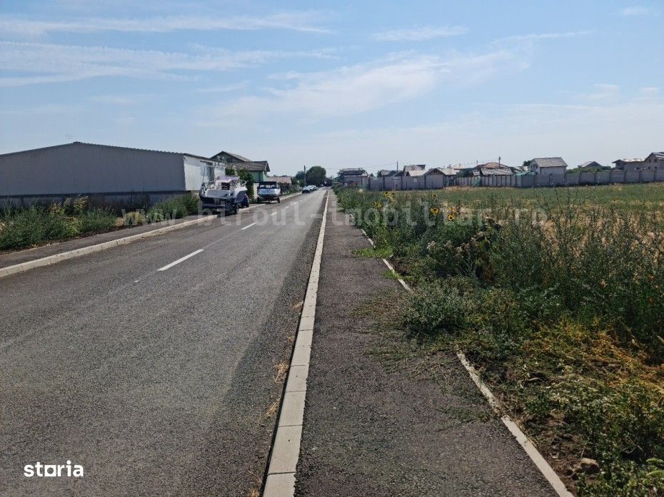 Teren pentru casă/vilă cu utilități, stradă asfaltata,zona linistita