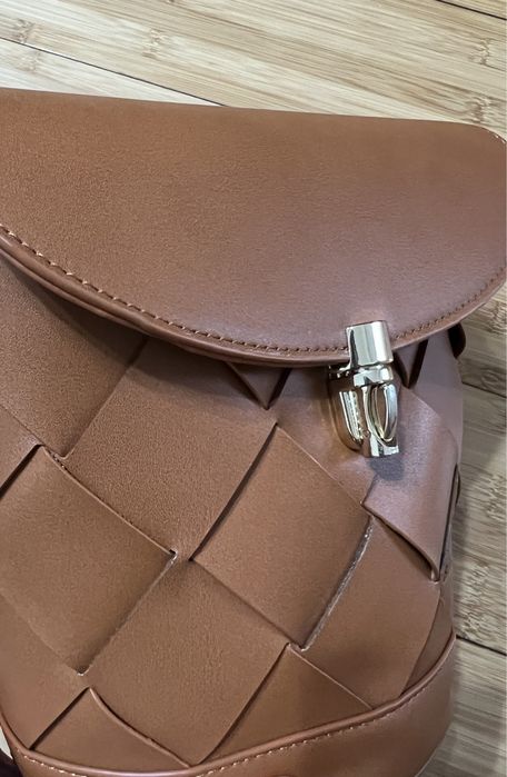 Geanta cu banduliera, Bulaggi
