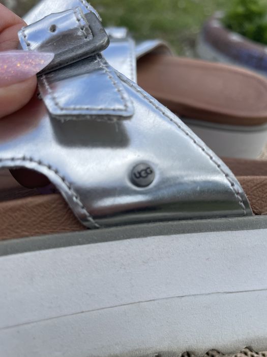 Saboti  piele  Ugg