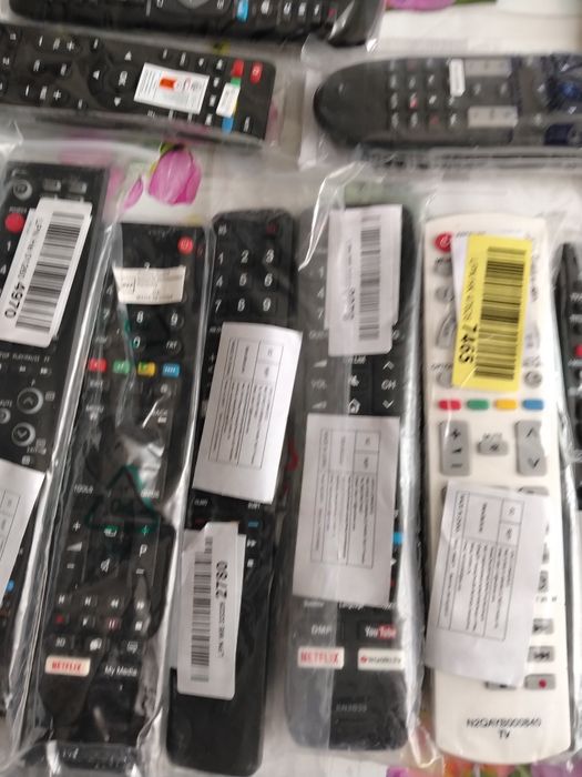 Lot telecomenzi, noi