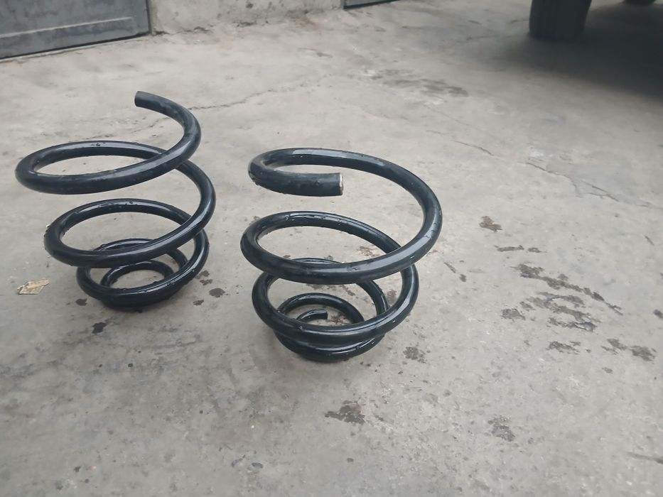 Продаётся пружины от Нексии 1/2 ' ПОСАДКА !!!