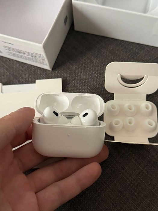 Airpods generatia a 2 a NOI
