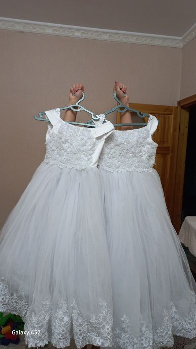 Белые платья, идеальном  состоянием