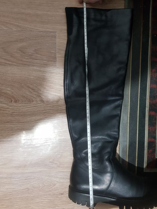 Зимние кожаные сапоги.