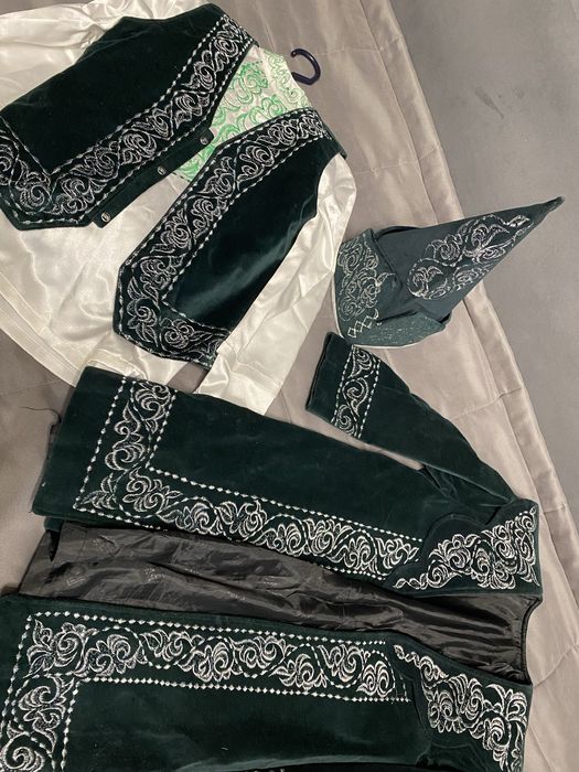 Ұлттық костюм сатылады (6–8 жас)